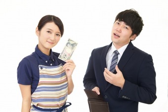 引っ越し業者に心付けを渡す？相場や渡すタイミングをまとめました