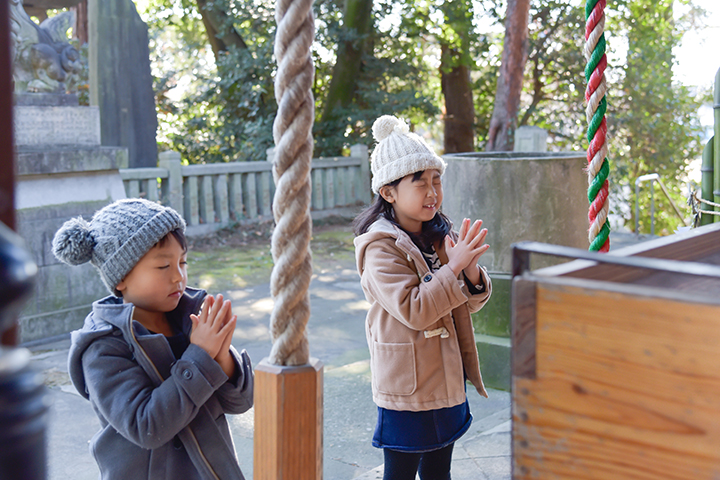 【2025〜2026年最新版】冬休みはいつから？小学校・中学校・高校の日程を地域別に紹介