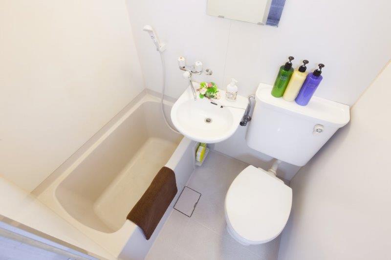 ユニットバスとはトイレ付き風呂ではない？！床や排水溝の掃除＆臭いやカビ撃退法の画像04