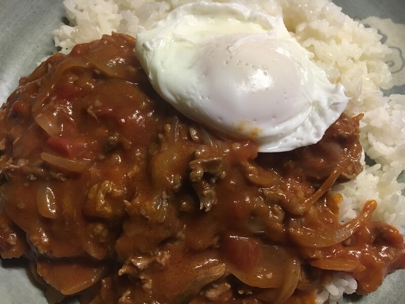 サラダやカレー、牛丼にもポーチドエッグ