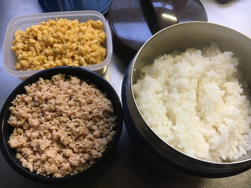 丼もの弁当のバリエーション