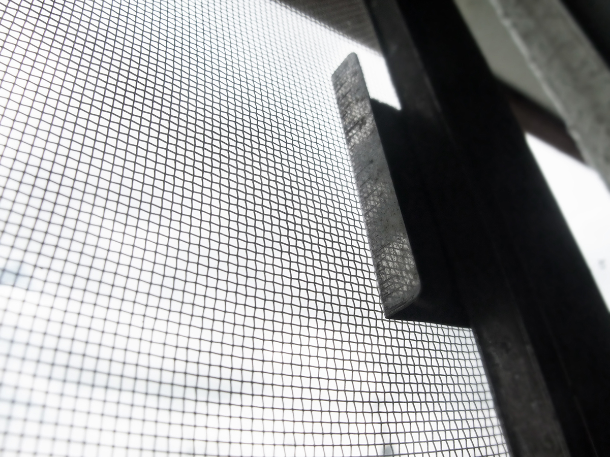 網戸掃除の仕方を徹底解説！外せない網戸も簡単にキレイになる方法9選の画像02