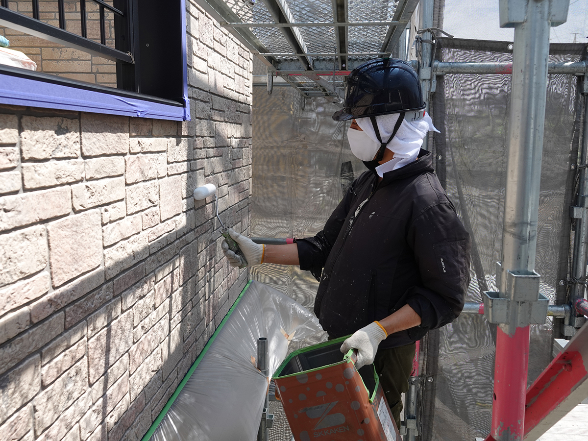 外壁コーキングの寿命は5〜10年!劣化症状や放置リスク、補修費用を徹底解説