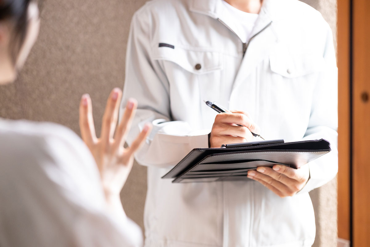 外壁塗装で火災保険は適用される？条件や申請手順・注意点を解説