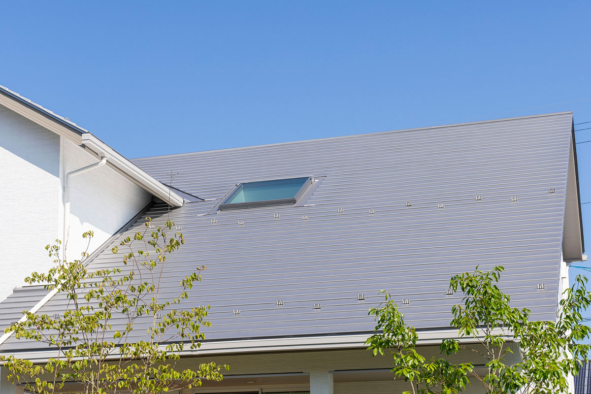 屋根修理はDIYでできる？自分で直せる範囲と屋根材別の手順・安全対策を解説