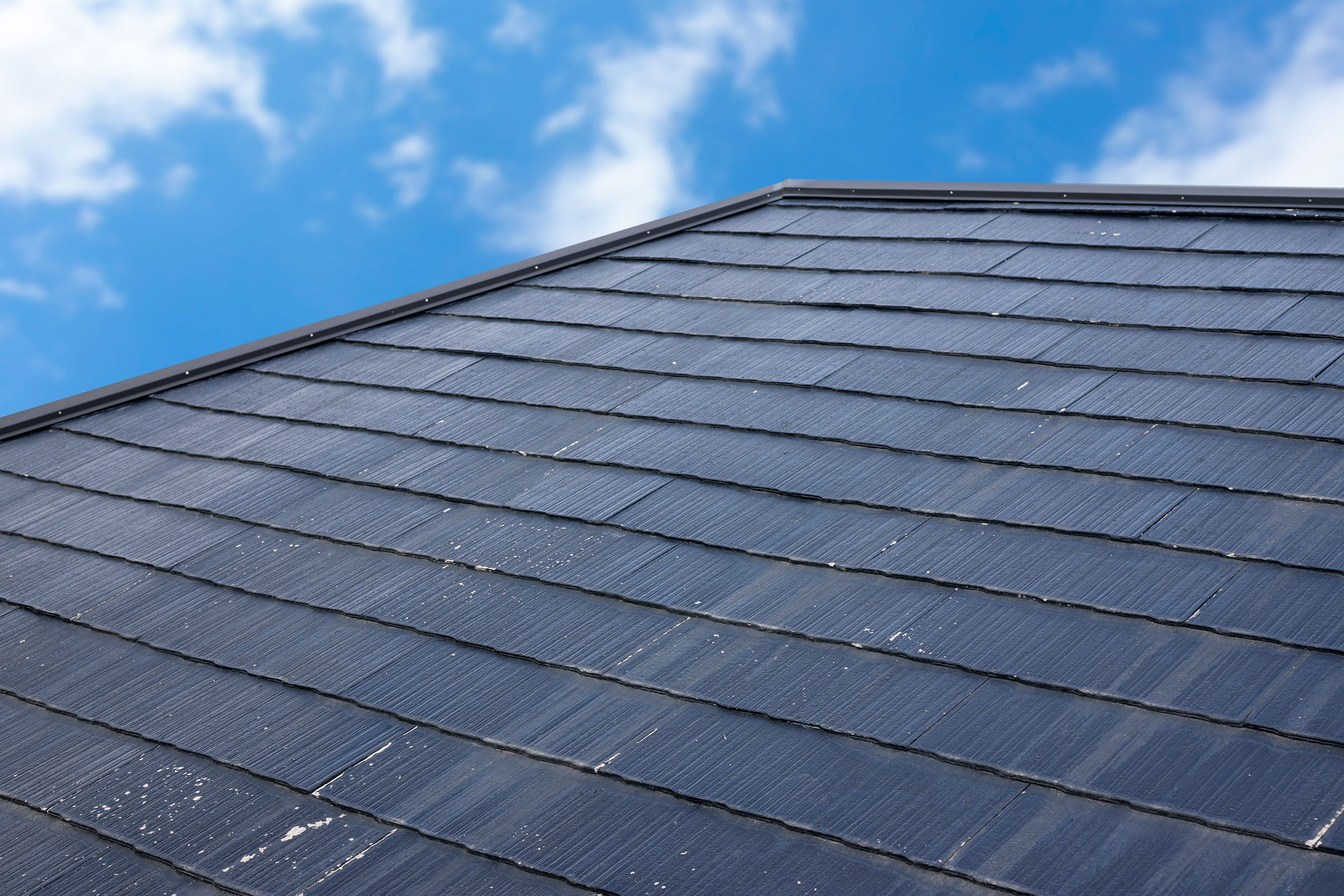 屋根葺き替えの費用相場は80〜250万円｜坪数・屋根材別の内訳と工法の選び方を解説