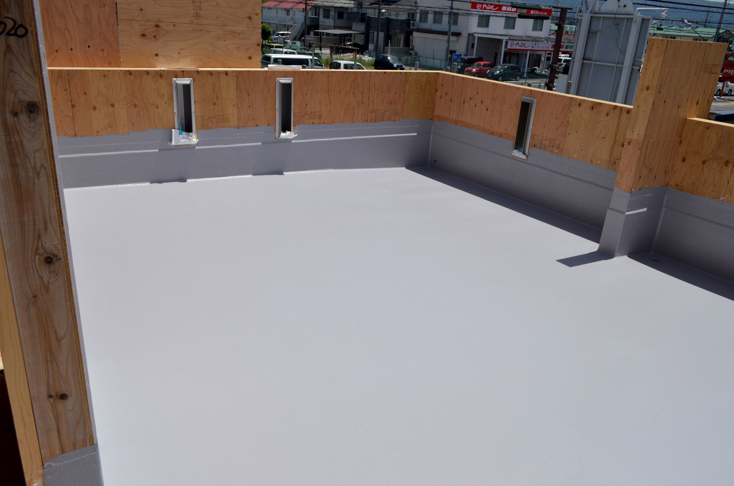 ベランダ防水工事の種類と費用相場｜劣化サインの見分け方から業者選びを解説