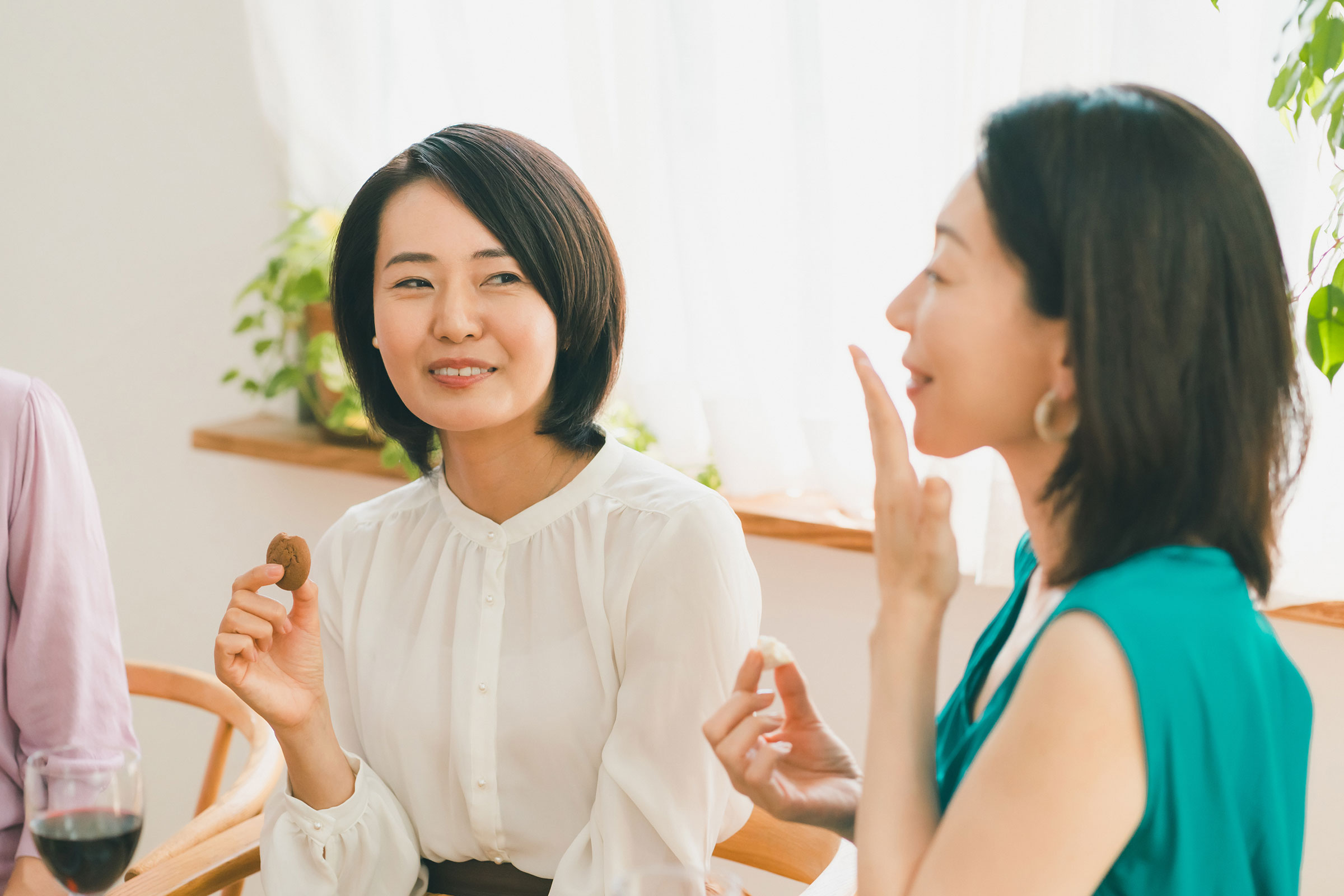 マウントとは？意味と例文、対処法をわかりやすく解説【体験談あり】の画像01