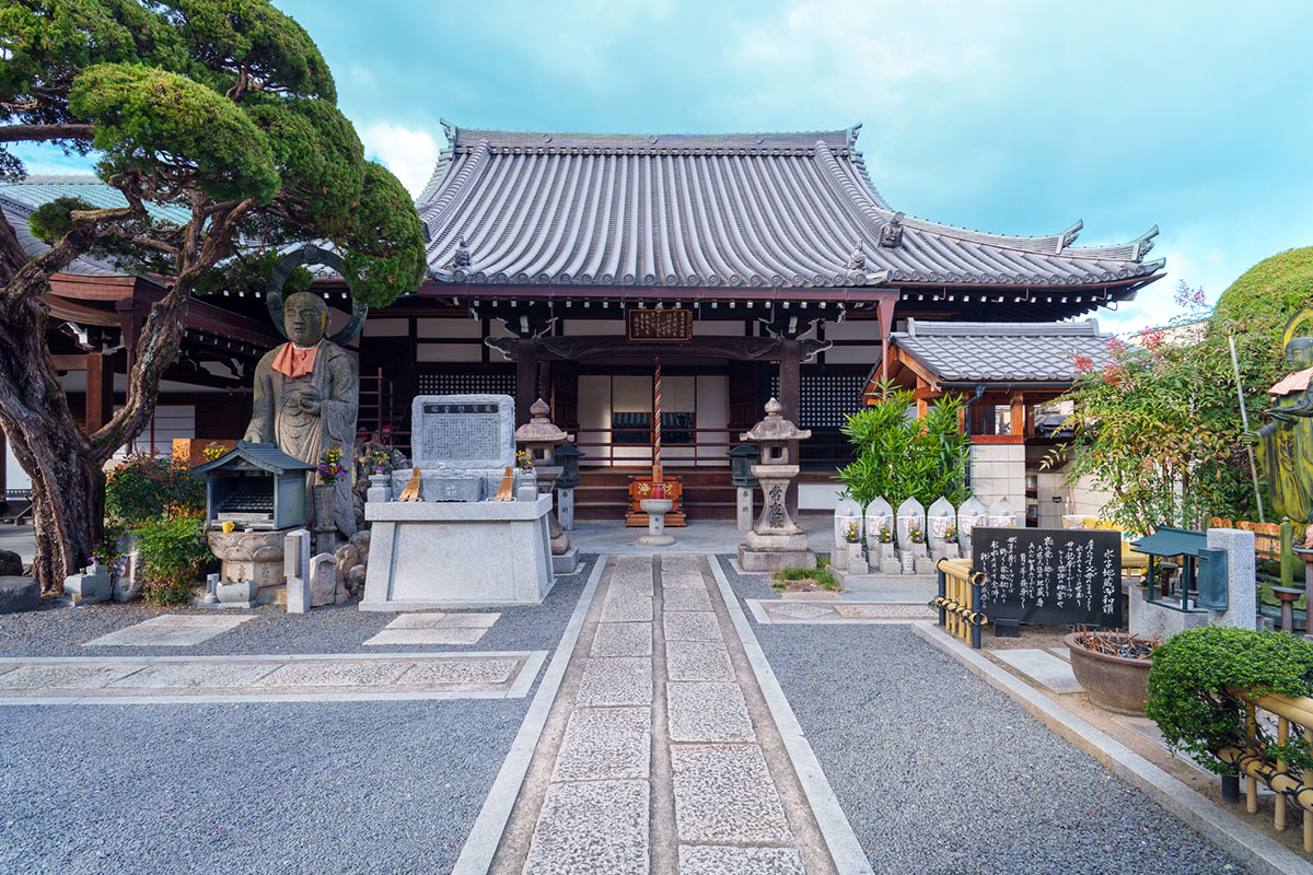 お寺と神社の違いとは？子どもでもわかる見分け方や参拝方法を解説の画像08