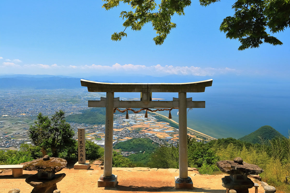 【2026年最新版】お賽銭はいくらがいい？神社・お寺の参拝方法も紹介！の画像02
