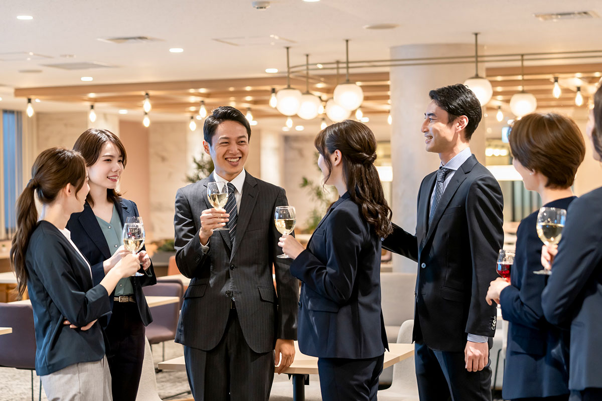飲み会や結婚式で使える乾杯の挨拶まとめ!カジュアルなものから面白いものまで文例を紹介の画像03