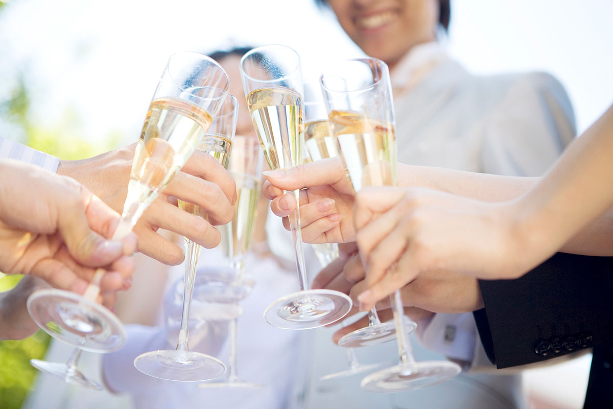 飲み会や結婚式で使える乾杯の挨拶まとめ!カジュアルなものから面白いものまで文例を紹介の画像04